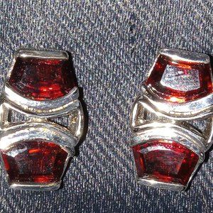 925 Sterling Silver Garnet Earring